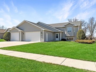 2908 8th St SE, Minot, ND 58701