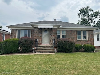 8409 Lanyard Dr, Cleveland, OH 44129