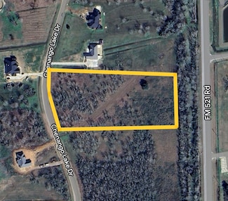 22603 Chenango Lake Dr, Angleton, TX 77515