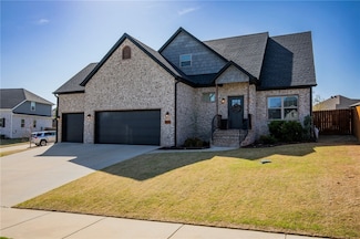 1013 Marbella Ct, Cave Springs, AR 72718