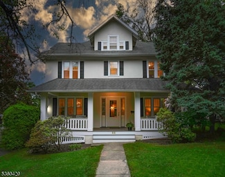 44 Clinton Ave, Maplewood, NJ 07040