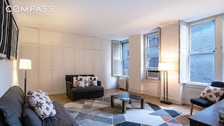 907 5th Ave Unit 4F, New York, NY 10021