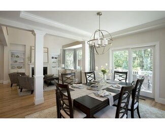 42 Woodmere Dr Unit 28, Milton, MA 02186