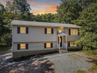 305 Apache Dr, Effort, PA 18330