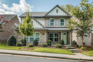 707 Marion Dr, Matthews, NC 28105