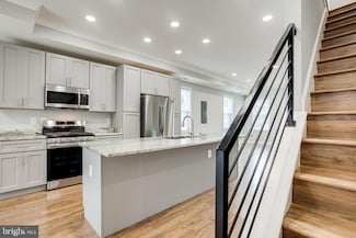 654 19th St NE, Washington, DC 20002
