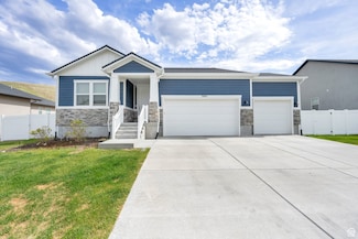 7405 Glowing Sky Dr, Copperton, UT 84006