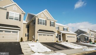 22 New Village Greene Dr, Honey Brook, PA 19344