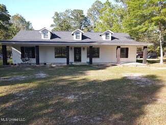 1322 Homestead Blvd, Gautier, MS 39553