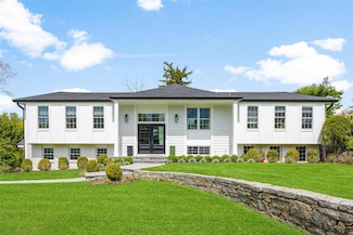 14 Northwood Cir, New Rochelle, NY 10804