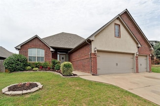 1113 Samantha Ln, Moore, OK 73160