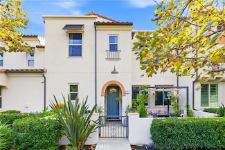 3 Hoya St, Mission Viejo, CA 92694