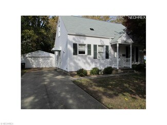 2490 Parkview Dr, Cuyahoga Falls, OH 44223
