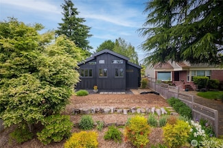 3550 SW 110th St, Seattle, WA 98146
