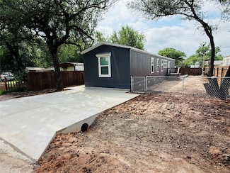 3001 Elmwood Dr, Granbury, TX 76048