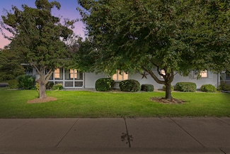 1105 W 18th St, La Porte, IN 46350