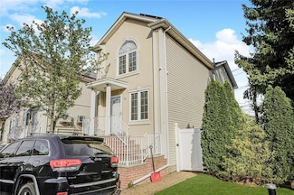 68 Erika Loop, Staten Island, NY 10312