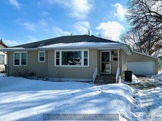 107 E 20th St, Grand Island, NE 68801