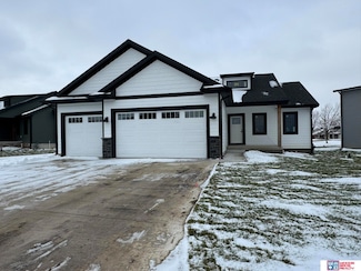 6674 Shadow Ridge Place, Columbus, NE 68601