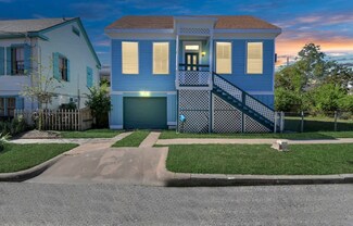 1221 20th St, Galveston, TX 77550