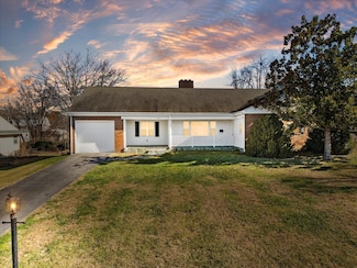 211 Buchanan St, Pearisburg, VA 24134