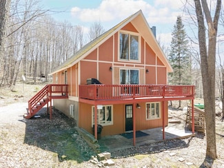 102 Big Bear Rd, Iron River, MI 49935