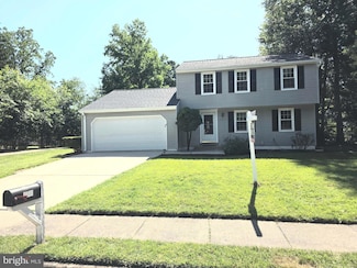 5039 Kenerson Dr, Fairfax, VA 22032