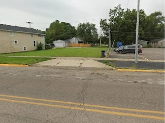 118 S Main St, Lawton, MI 49065