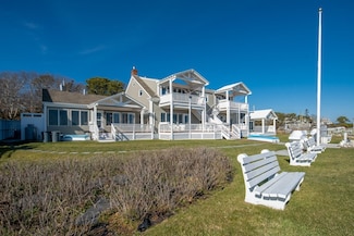 47 E Chop Dr, Oak Bluffs, MA 02568