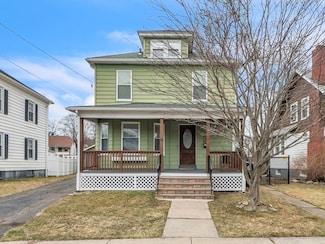 19 Greenwood Ave, Holyoke, MA 01040