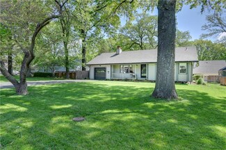 6233 Mission Rd, Fairway, KS 66205