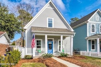 1010 N Caswell Ave, Southport, NC 28461
