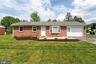 201 Eastbrook Rd, Smoketown, PA 17576