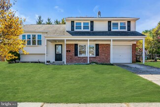 44 Evergreen Ln, Burlington, NJ 08016