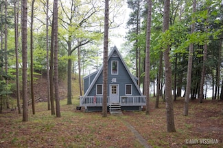 10807 Old Freesoil Rd, Manistee, MI 49660