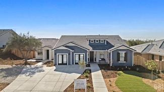 7104 Wintersweet Dr, Bakersfield, CA 93314