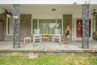 1000 Main St, Somers, CT 06071