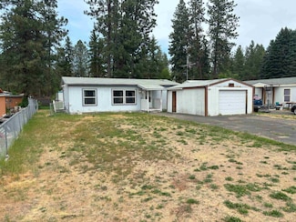 521 E 3rd St, Deer Park, WA 99006