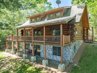 746 Isle of B Rd, Eagle River, WI 54521
