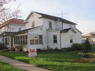 402 E Amelia St, Cassville, WI 53806