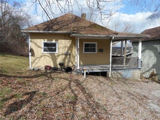1017 Shutterly St, California, PA 15419