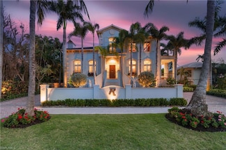 40 5th Ave S, Naples, FL 34102
