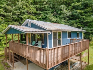 95 Stockman Dr, Franklin, NC 28734
