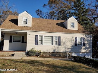 259 Garfield Ave, Oakhurst, NJ 07755