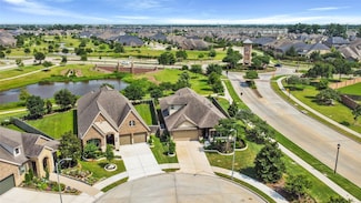 22902 Henderson Row Dr, Richmond, TX 77469