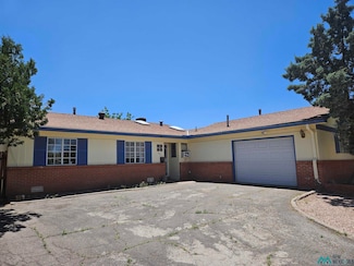 633 Mckee Dr, Gallup, NM 87301