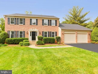 9920 Chase Hill Ct, Vienna, VA 22182