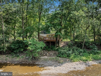 1294 Golliday Ln, Great Cacapon, WV 25422