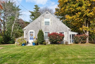 5 Captain's Ln, Mattapoisett, MA 02739