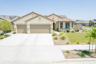 1704 W Sedona Ave, Visalia, CA 93291